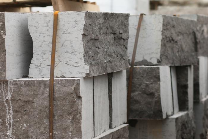 Keystone Gray Limestone Sawn Wall