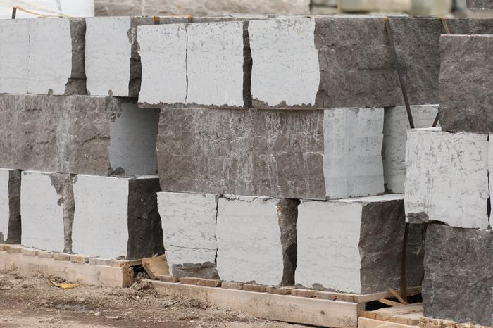 Keystone Gray Limestone Sawn Wall