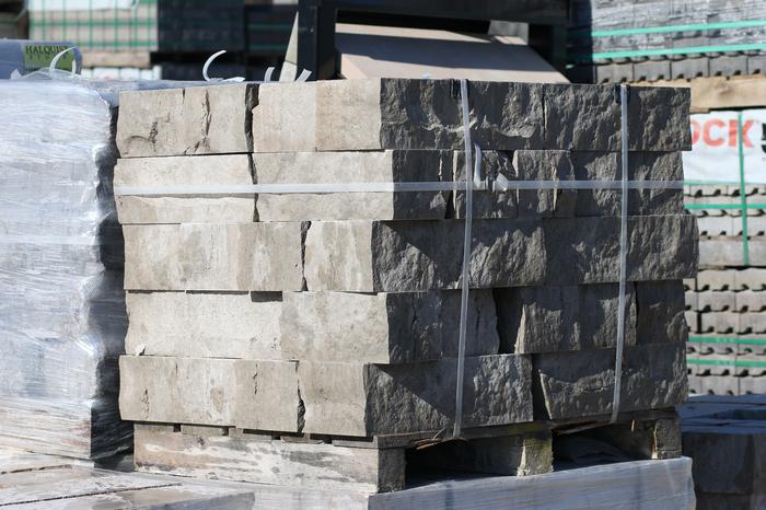 Lannon Limestone Sawn Wall