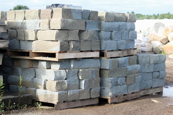 New York Bluestone Sawn Wall