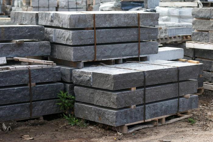 Keystone Gray Limestone Step